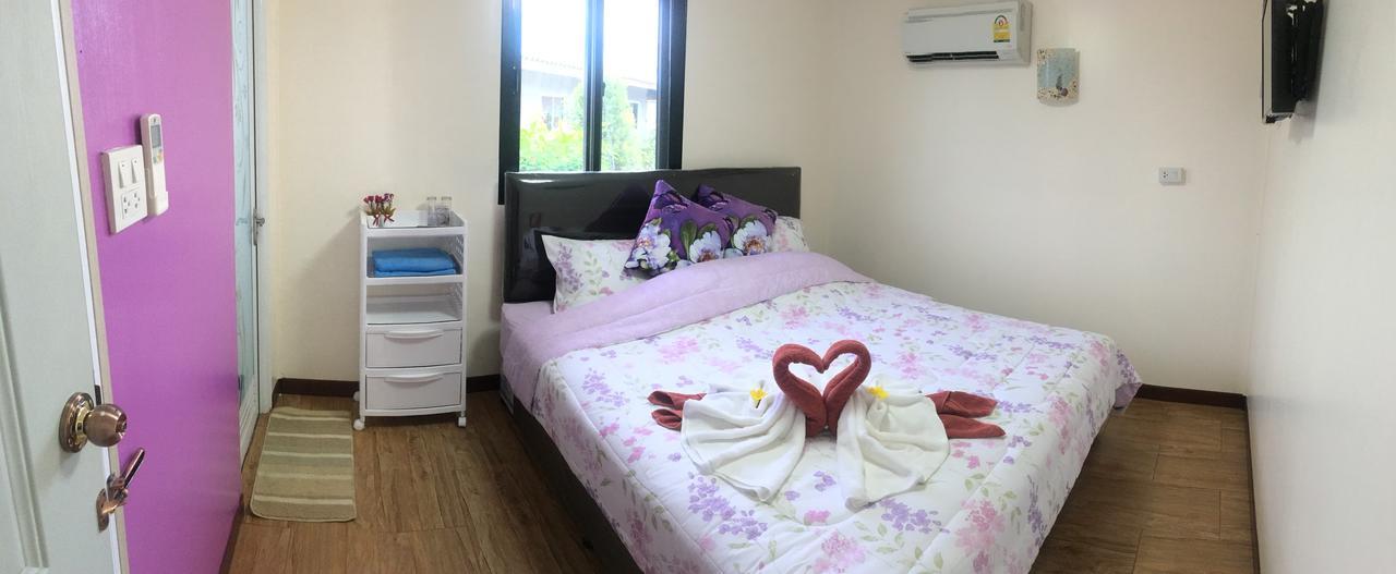 4 Seasons Mini House Hotel Nakhon Si Thammarat Quarto foto